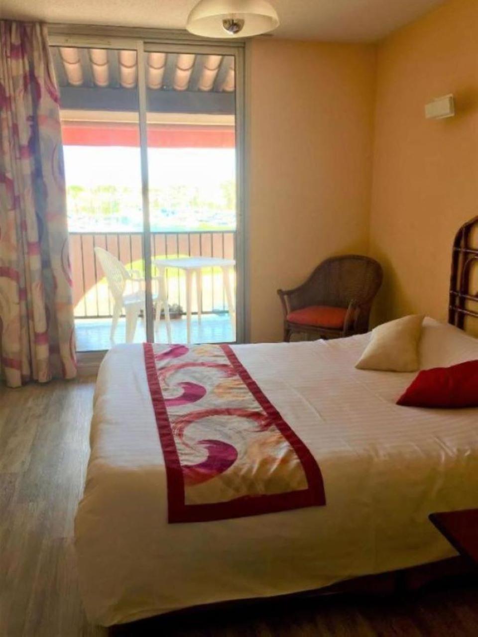Hotel Alhambra Агд Экстерьер фото